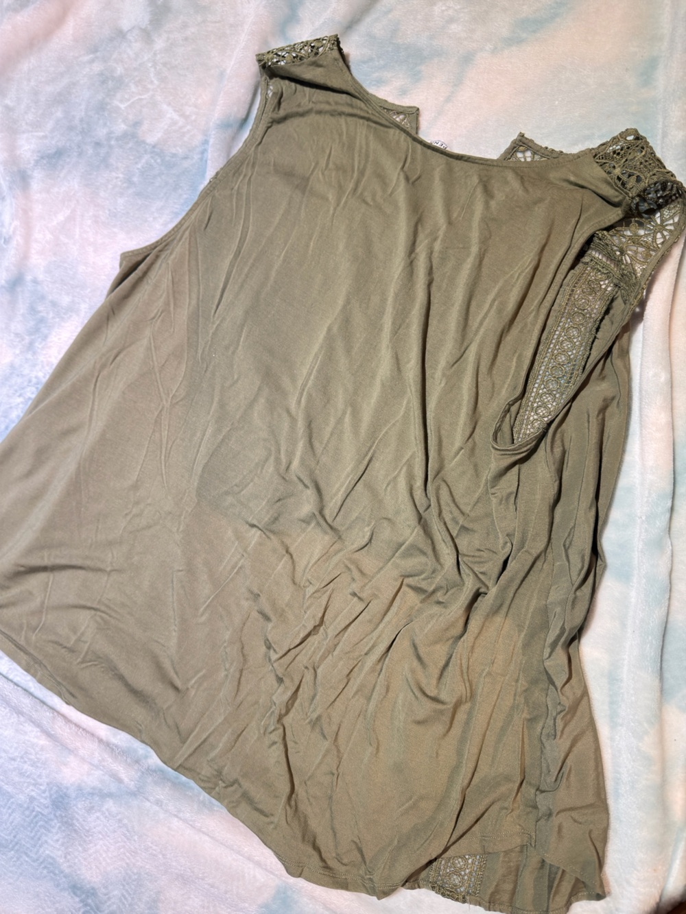 Green Top - Picture 4 of 4